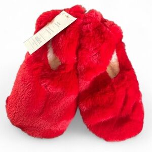 NWT Adorable Cozy Red Fuzzy Fur Slipper Socks